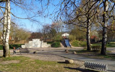 Ein Spielplatz im Wolkenrasen.