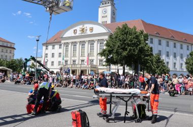 Die Bergrettung zeigt einen Einsatz.