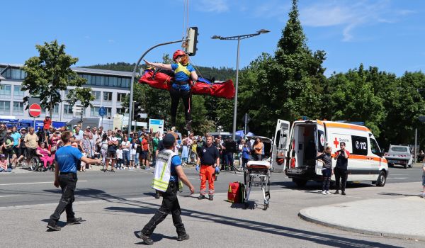 Die Bergrettung zeigt einen Einsatz.