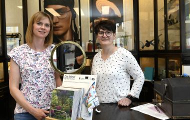 Hier sind Spezialisten am Werk: Bei Optik Kieswetter gibt es professionellen Service und außergewöhnliche Gestelle. (Foto: Carl-Heinz Zitzmann)