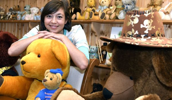 Hier sind Teddys zu Hause. Bei Sina Martin werden Plüschfreunde aller Art geboren. (Foto: Carl-Heinz Zitzmann)