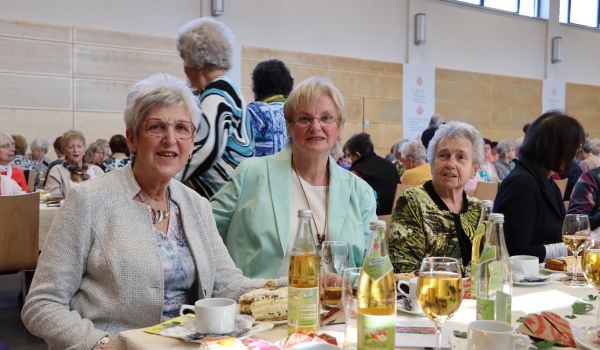 Frauentag in der Wolke 14