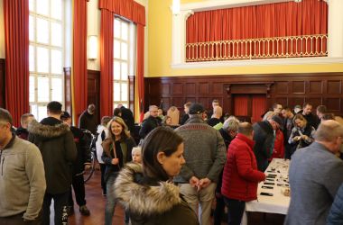 Fundsachen-Versteigerung im Sonneberger Rathaus.