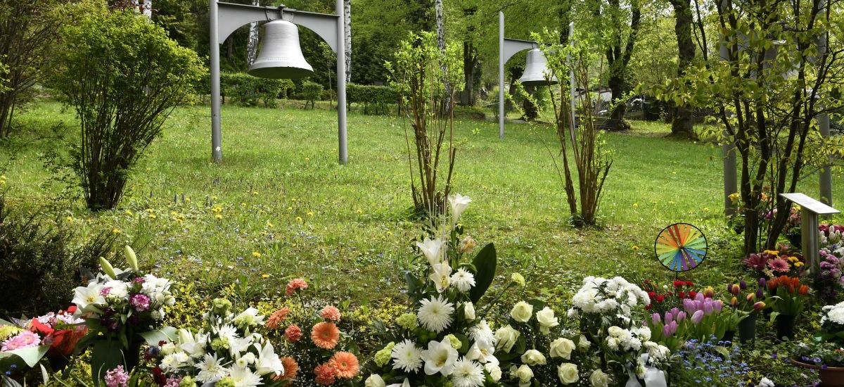 Ehrenmalglocken auf dem Hauptfriedhof Sonneberg.