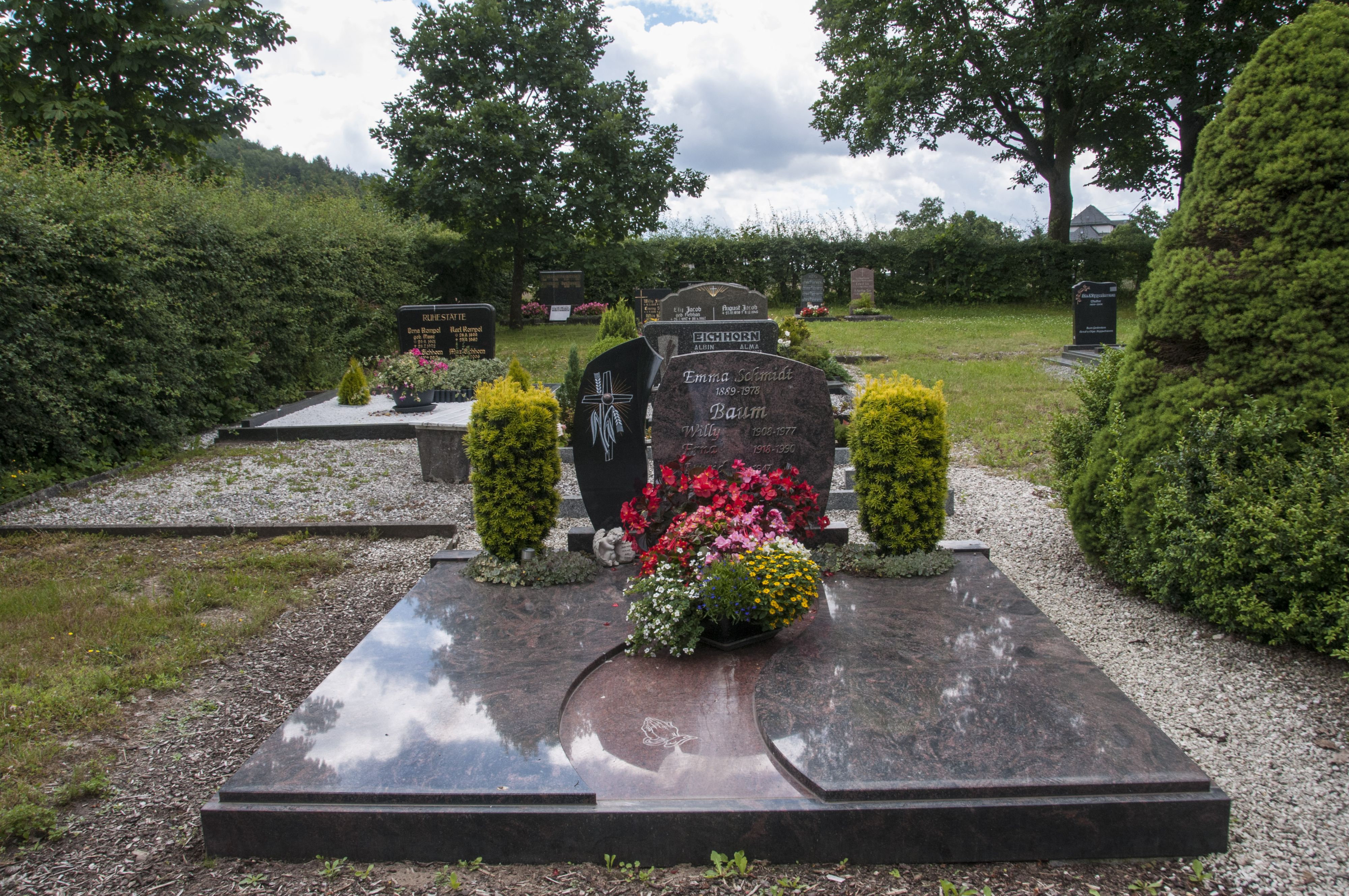 Familiengrabstätte auf dem Hauptfriedhof Sonneberg.